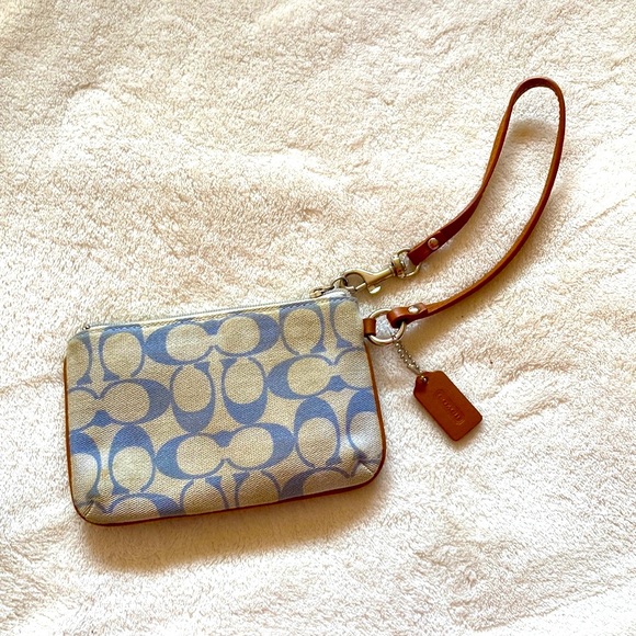 Coach wristlet - Picture 2 of 3